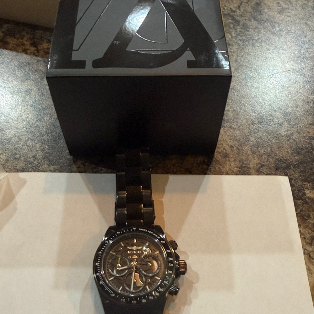 #12 Invicta limited edition speedway men’s watch. 35.9mm, black - Picture 2 of 7
